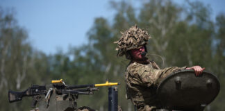 Marea Britanie va construi noi fabrici de muniție pentru a crește pregătirea de război