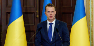 Ministrul Apărării Naționale demisionează după ce a recunoscut că a mințit în CV