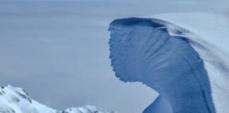Zăpadă de peste un metru pe Vârful Omu