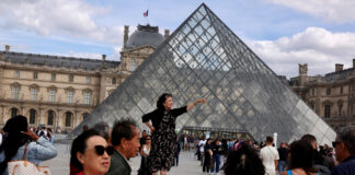 Scurgere de apă la Muzeul Luvru din Paris: sute de cărți deteriorate în departamentul de antichități egiptene