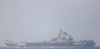 Portavion chinez în exerciții aeriene în timp ce Tokyo și Beijing își intensifică schimbul de acuzații