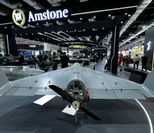 Mize uriașe pentru Africa: Producătorii de armament se luptă pentru piața dronelor la salonul militar din Egipt