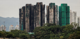 Liderul Hong Kongului anunță că ancheta privind incendiul va fi finalizată în aproximativ nouă luni