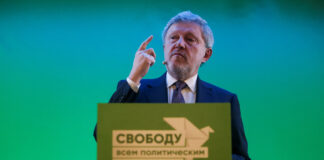 Opoziția rusă care cere încetarea focului în Ucraina își continuă campania în ciuda represiunii autorităților