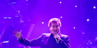 Barry Manilow anunță diagnosticul de cancer și amânarea concertelor din cauza intervenției chirurgicale
