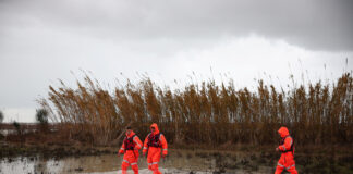 O persoană a murit în urma inundațiilor din Albania, în timp ce ploi și ninsori afectează Balcanii