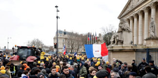 Partidele de opoziție din Franța încearcă să dărâme guvernul din cauza acordului Mercosur