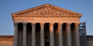 Tarifele lui Trump în fața Curții Supreme: decizie crucială pentru Statele Unite și economia mondială