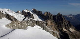 Stațiunea italiană Courmayeur interzice artificiile de interior după incendiul mortal din Elveția