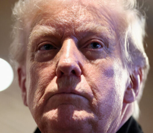 Trump avertizează Iranul: încheiați un acord nuclear sau următorul atac va fi „mult mai grav”