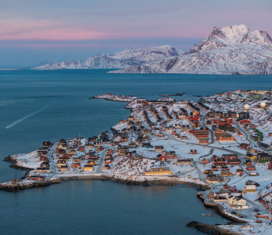 Groenlanda cere mai multă supraveghere și securitate în regiune, pe fondul tensiunilor geopolitice