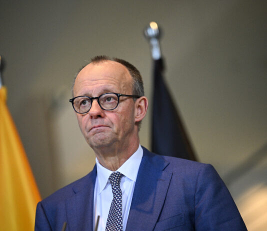 Merz: Rămâne de văzut dacă proiectul FCAS va produce un avion de luptă comun franco-german