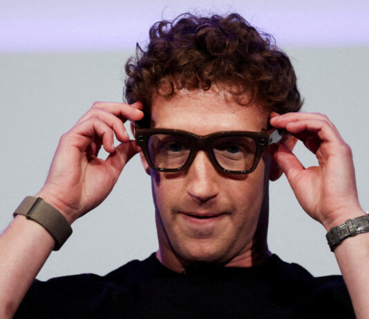 Un document depus la instanță susține că CEO-ul Meta, Zuckerberg, a blocat restricții pentru chatboturi cu discuții sexuale destinate minorilor