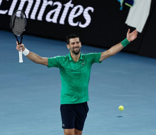 Tenis – Novak Djokovic îl înfruntă pe Sinner și ajunge în finala cu Alcaraz la Australian Open