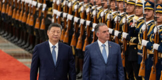 Xi Jinping pledează pentru o „lume egală și multipolară” la întâlnirea cu liderul Uruguayului