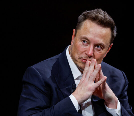 Procurorii din Paris au percheziționat birourile X. Elon Musk, convocat la audieri