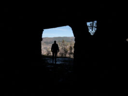 Italia investighează un bărbat de 80 de ani, suspectat de implicare în „turism de lunetiști” la Sarajevo