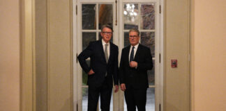 Scandal în Marea Britanie: Starmer își cere scuze victimelor Epstein, dar respinge criticile legate de Mandelson