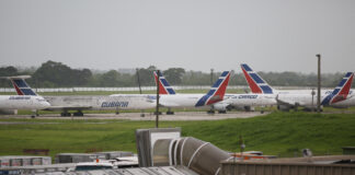 Companii aeriene canadiene suspendă zborurile către Cuba pe fondul crizei de kerosen