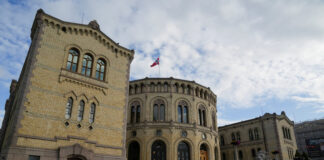 Parlamentul Norvegiei lansează o anchetă externă privind legăturile oficialilor cu Jeffrey Epstein