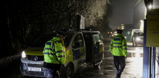 Minor de 13 ani arestat după ce doi adolescenți au fost înjunghiați la o școală din Londra