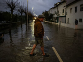 Spania și Portugalia în stare de alertă maximă: furtuni puternice provoacă pagube și perturbă traficul