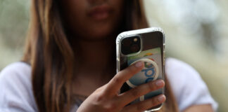 Marea Britanie vizează interzicerea rapidă a rețelelor sociale pentru copii sub 16 ani și restricții pentru chatboții AI