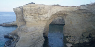 „Arcul Îndrăgostiților” s-a prăbușit chiar de Ziua Îndrăgostiților pe coasta Adriaticii