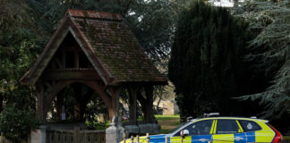 Ofițeri de protecție din Marea Britanie, instruiți să asigure securitatea unei cine cu Epstein în 2010