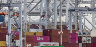 Noul tarif vamal din Statele Unite ale Americii pornește de la 10%, administrația Donald Trump vrea să-l crească la 15%