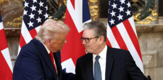 Trump, „foarte dezamăgit” de Starmer după ce Londra a blocat inițial folosirea unei baze aeriene pentru atacuri în Iran