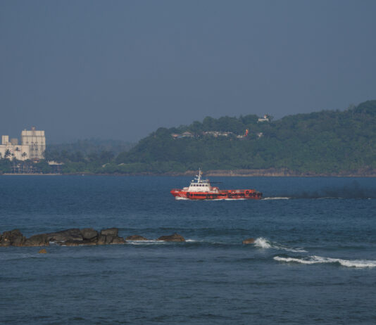 Pete Hegseth afirmă că un submarin american a scufundat o navă de război iraniană în largul Sri Lankăi