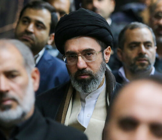 Noul lider suprem al Iranului promite să mențină Strâmtoarea Hormuz închisă