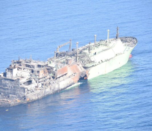 Italia analizează opțiunile după ce un petrolier rusesc cu LNG avariat plutește în derivă în Marea Mediterană