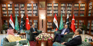 Trump îl numește pe liderii actuali ai Iranului „foarte rezonabili”, în timp ce Pakistanul se pregătește să găzduiască discuții