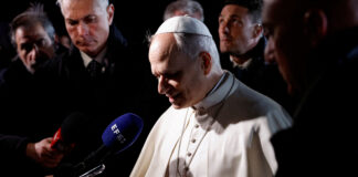 Papa Leo, primul lider american al Bisericii Catolice, devine critic direct al lui Trump