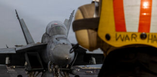 SUA salvează un aviator și amenință Iranul cu „iadul” dacă Strâmtoarea rămâne închisă