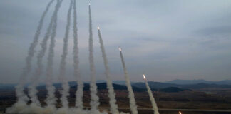 Coreea de Nord pregătește o rachetă balistică intercontinentală din fibră de carbon, capabilă să transporte mai multe focoase nucleare, potrivit Seulului