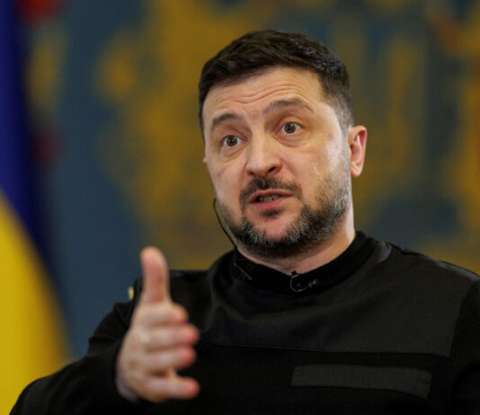 Volodymyr Zelenskyy vede o șansă pentru pace: Ucraina pregătită de încetarea focului cu Rusia