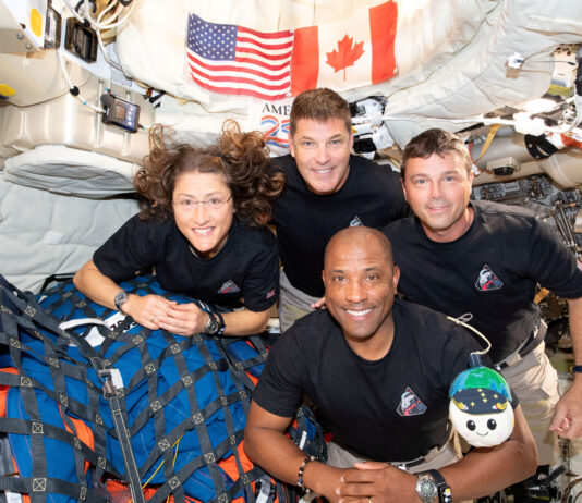 Astronauții Artemis II se pregătesc pentru revenirea pe Pământ într-o reintrare spectaculoasă