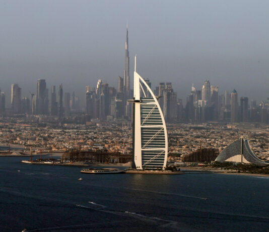 Hotelul Burj Al Arab din Dubai se închide pentru 18 luni pentru renovare, pe fondul scăderii turismului