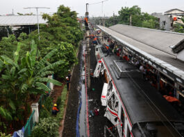 Cel puțin patru morți într-o coliziune feroviară la periferia capitalei indoneziene