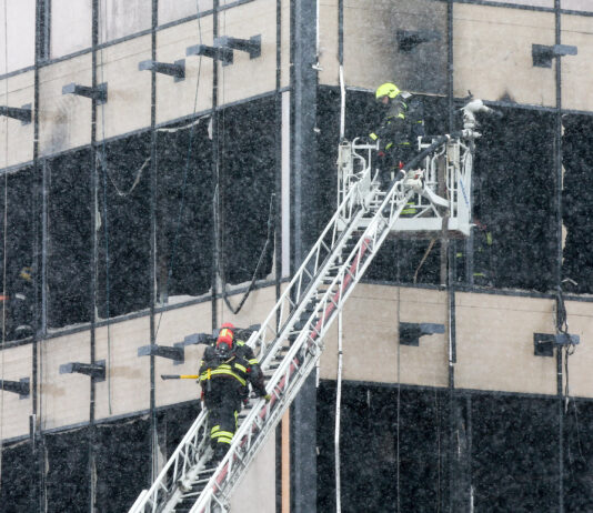 Incendiu devastator la un șantier de construcții din Moscova: cel puțin șapte morți