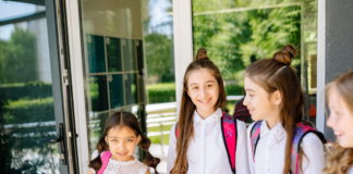 Vacanța de Paște 2026: calendar pentru elevi și zile libere pentru angajați