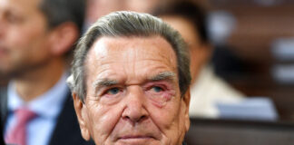 Miniștrii UE resping ideea lui Putin privind implicarea lui Gerhard Schröder în viitoarele negocieri de securitate