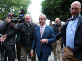 Nigel Farage spune că donația de 5 milioane de lire a fost o „recompensă” pentru Brexit