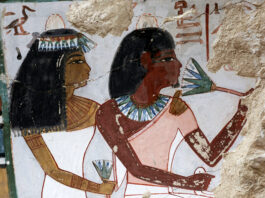 Egiptul expune un nou artefact din mormântul lui Tutankhamon și redeschide două morminte regale restaurate la Luxor