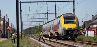 Tren lovește un microbuz școlar în Belgia: patru persoane au murit, inclusiv doi elevi