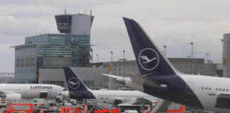 Incident la aeroportul din Frankfurt: trenul de aterizare al unui Boeing 787 s-a prăbușit la poartă, mai multe persoane rănite
