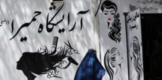 Tensiuni în Afganistan: poliția dispersează protestele femeilor împotriva hijabului obligatoriu